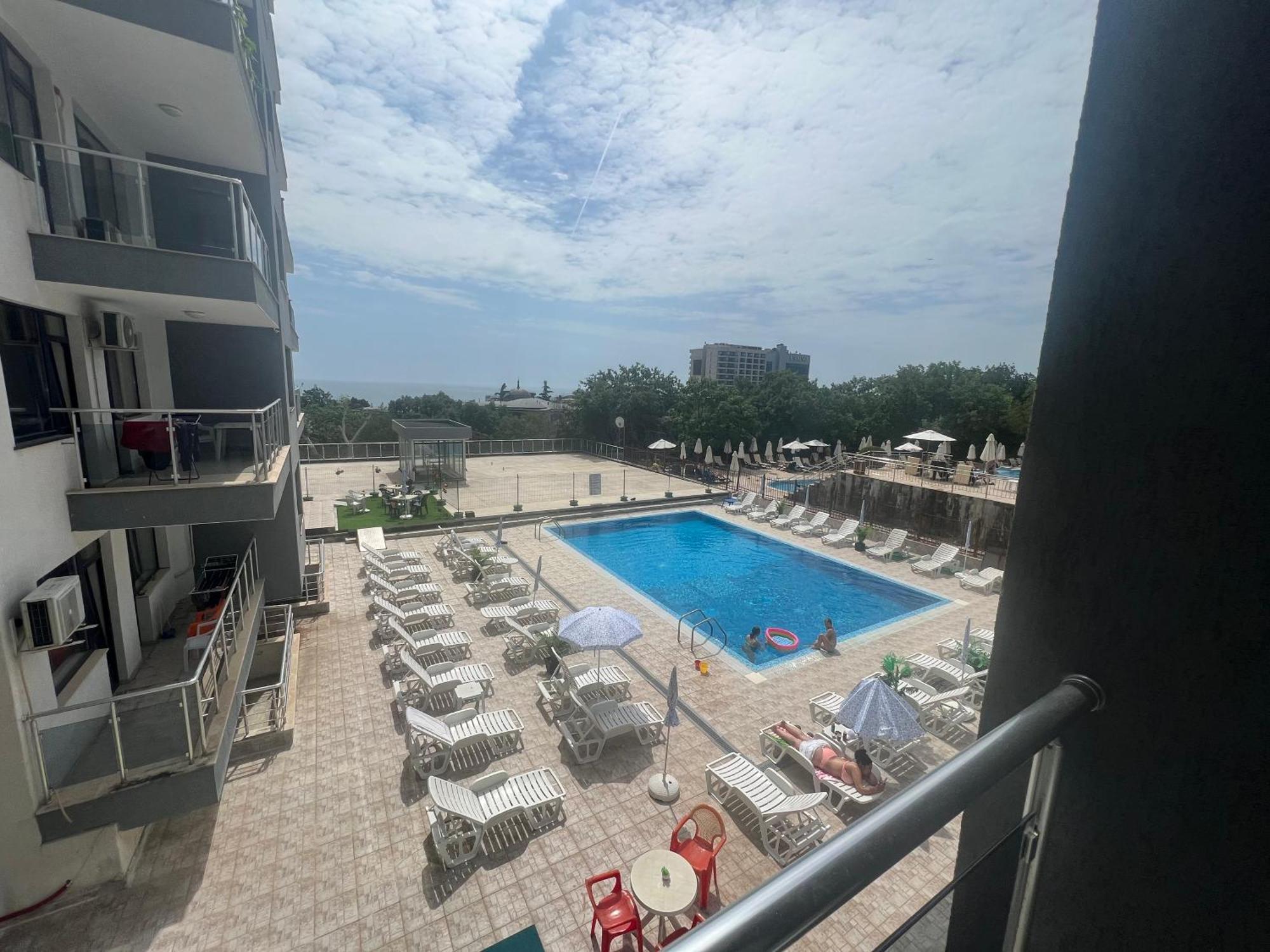 Dilov Apartments In Yalta Golden Sands Exterior photo