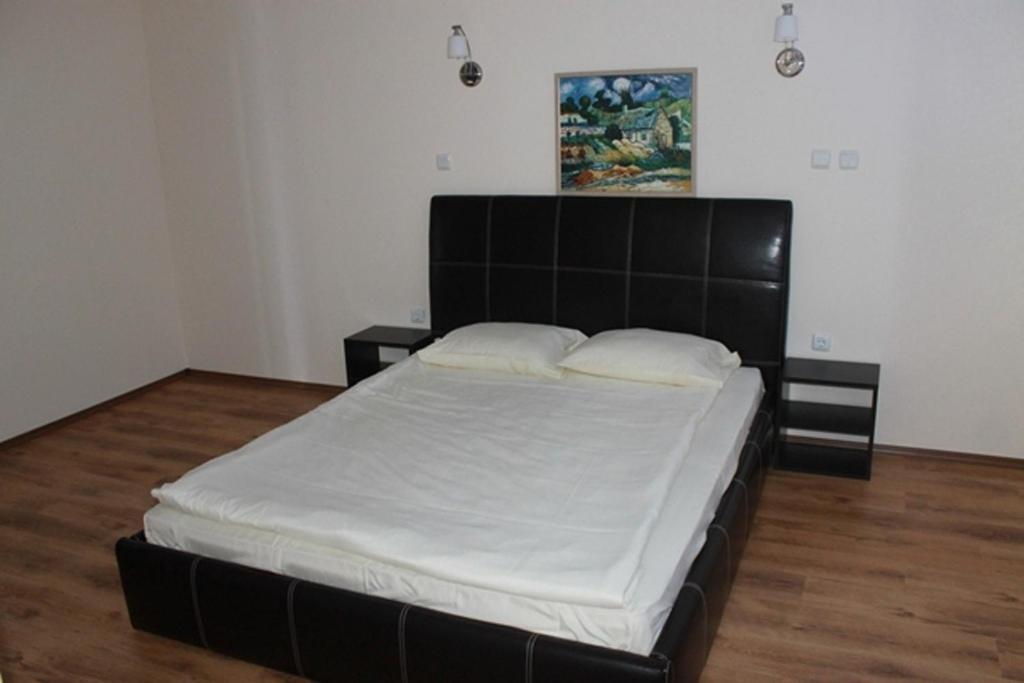 Dilov Apartments In Yalta Golden Sands Room photo